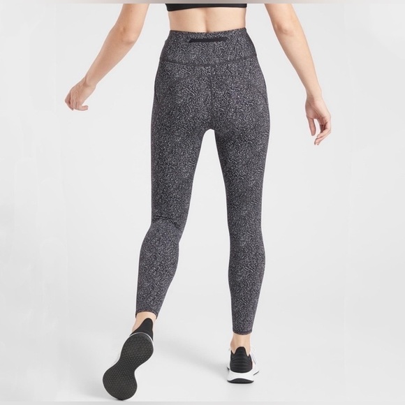 Like new Athleta Lightning Static 7/8 Tight Size Small with side pockets - Picture 1 of 11
